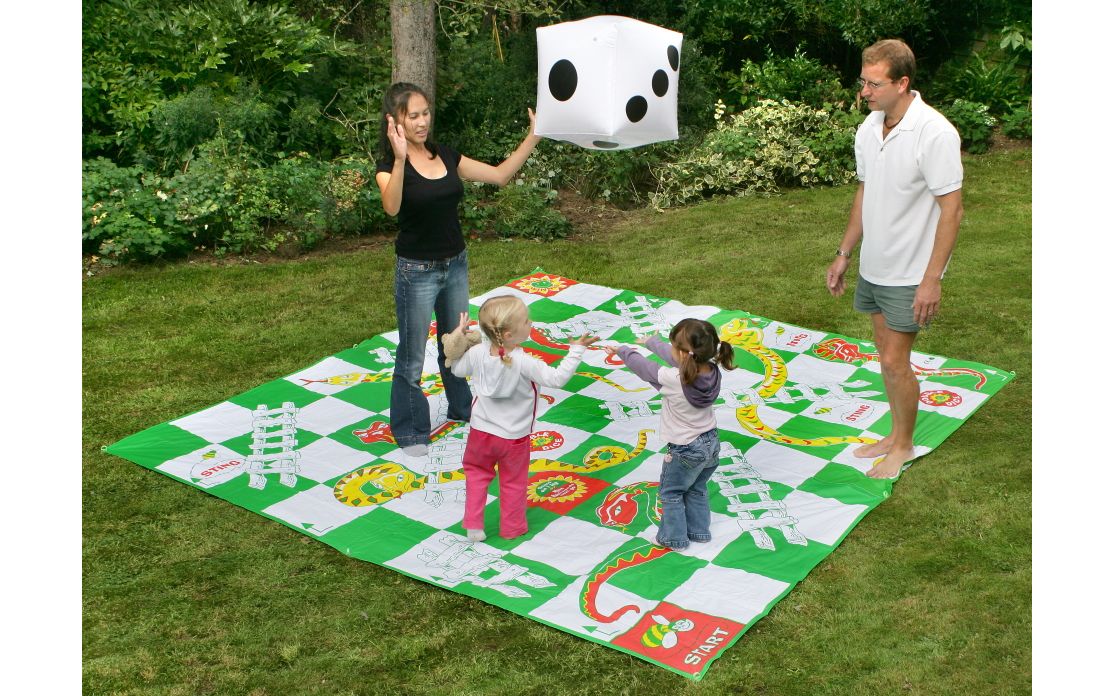 Garden Game: Giant Snakes & Ladders