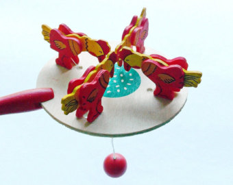 Rotating Chicken Pecking Toy